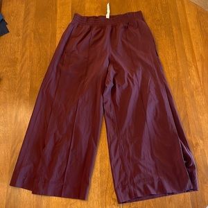 Lululemon the wanderer crop